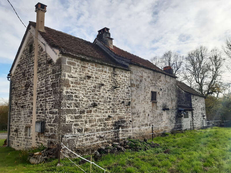 Maison à LARAMIERE