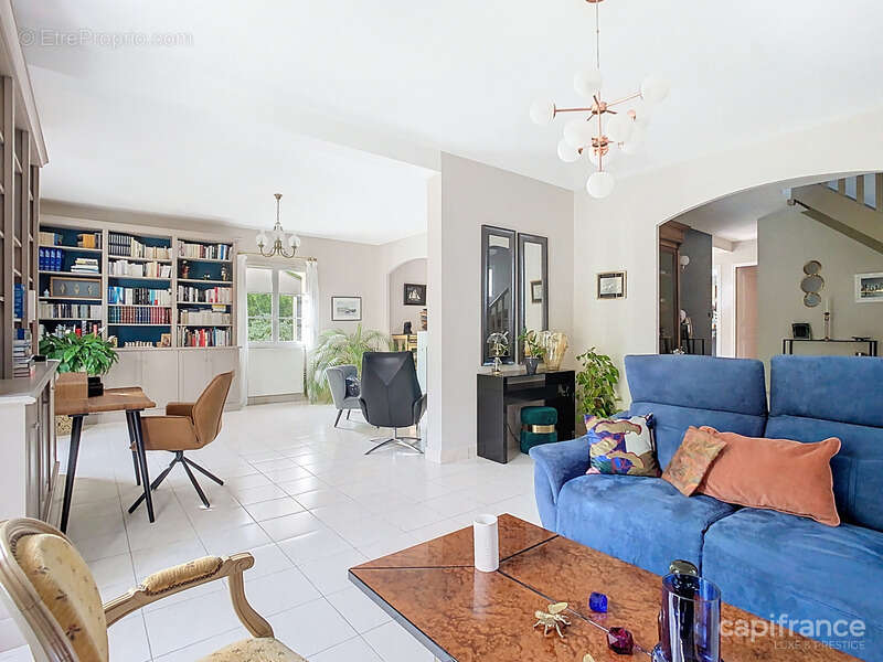 Maison à SAINT-CYR-SUR-LOIRE