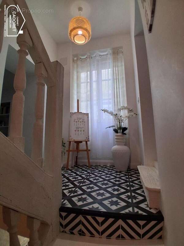   - Maison à PAIMBOEUF