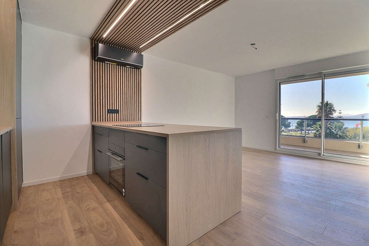 A VENDRE Superbe appartement en front de mer à SAINT RAPHAEL - photo 2