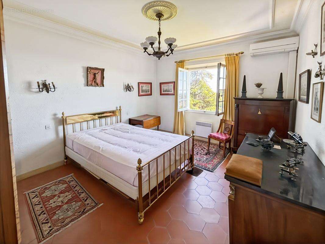 Nice gairaut – villa provençale avec vue mer, piscine, terrain de 2 000 m² et garage de 100 m² - photo 17