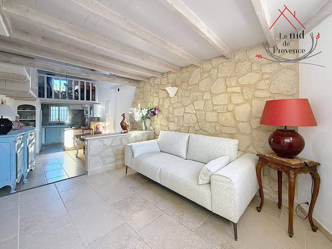 Maison à PERNES-LES-FONTAINES