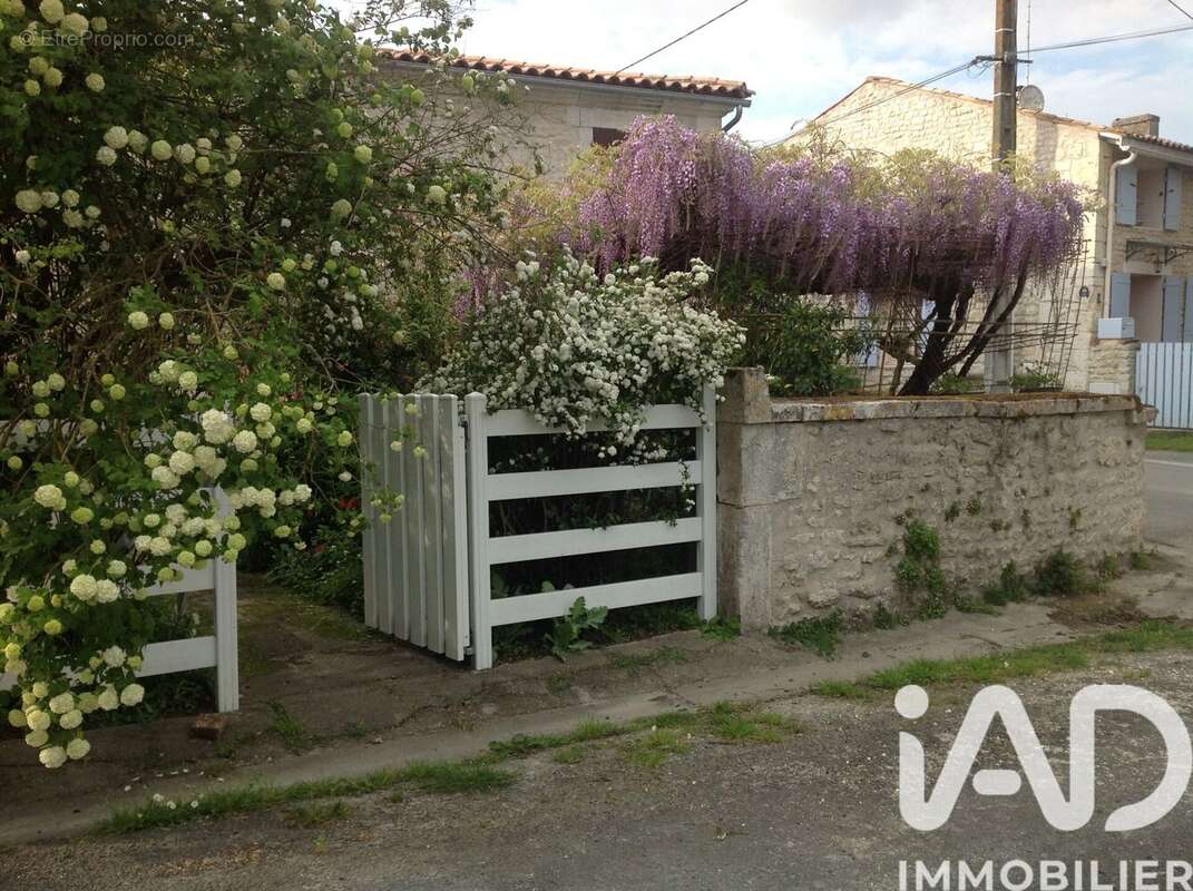 Photo 2 - Maison à LE GUA