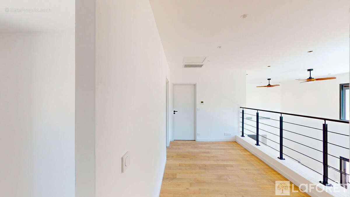 Maison à ROQUEBRUNE-SUR-ARGENS
