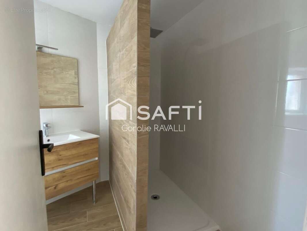 Photo 6 - Maison à ROULLET-SAINT-ESTEPHE