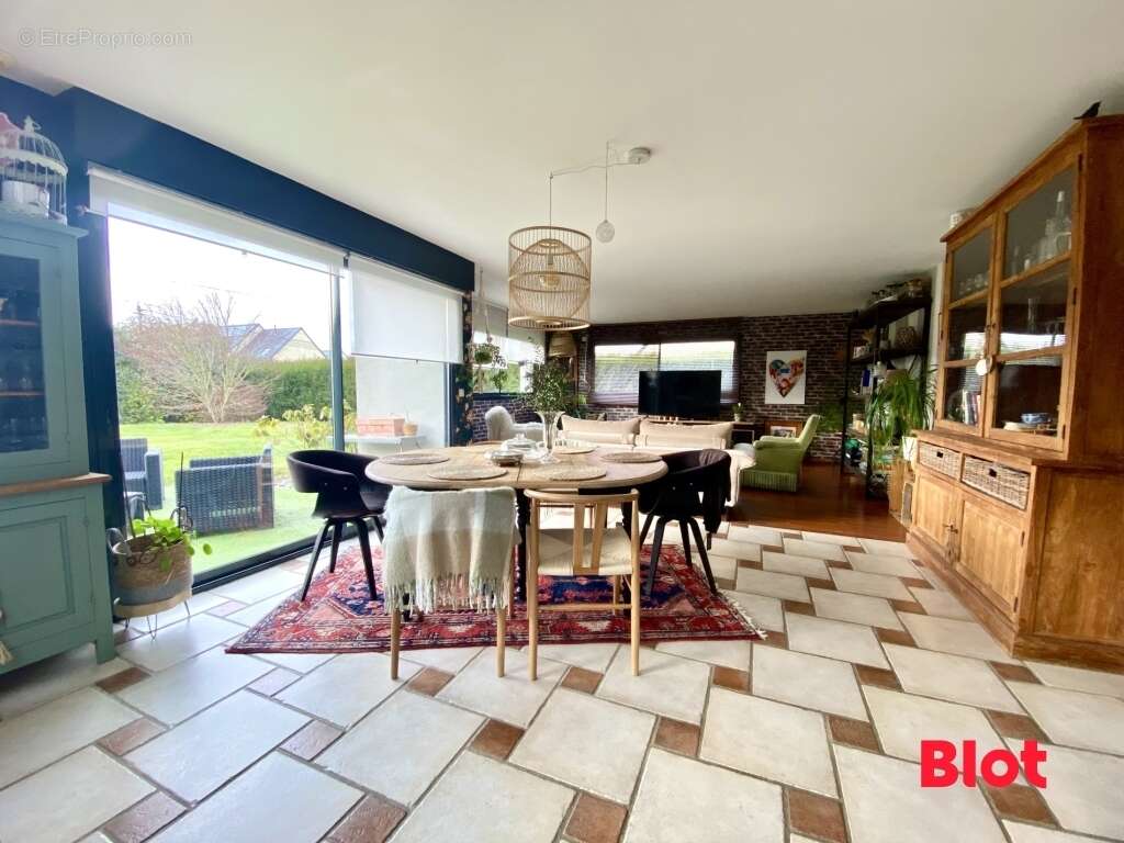 Maison à MONTAUBAN-DE-BRETAGNE