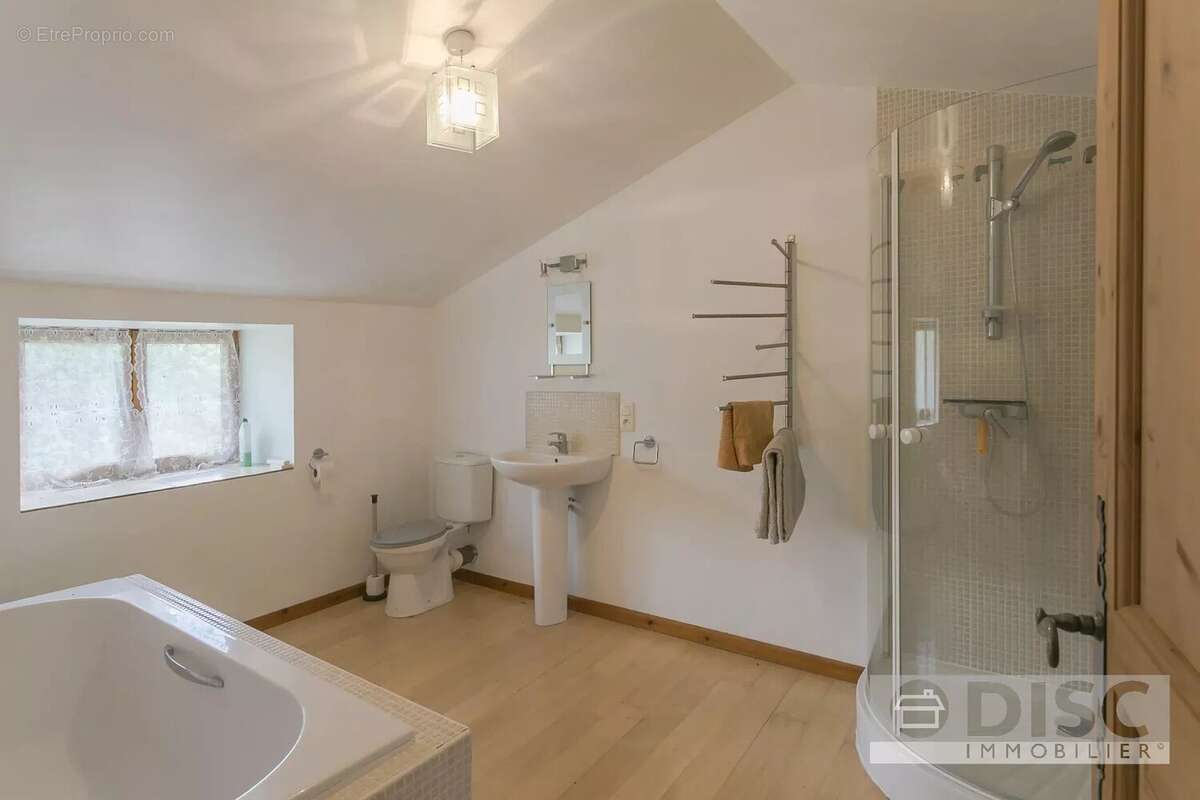 Maison à SAINT-MICHEL-DE-VAX