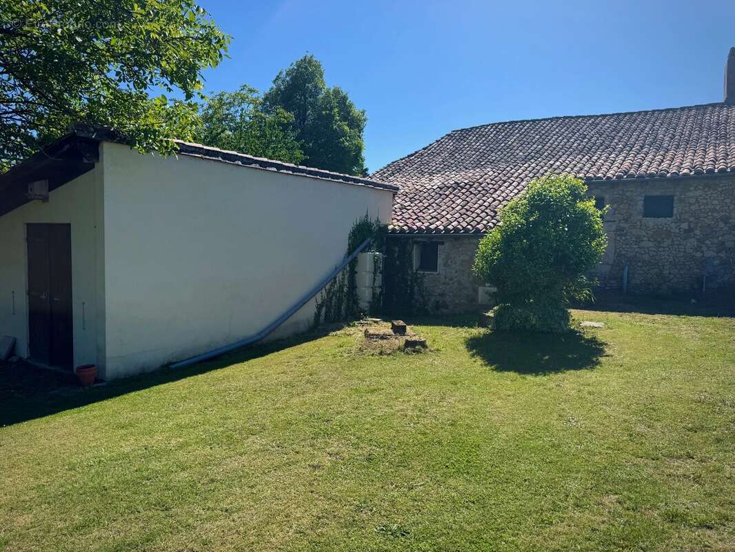 Maison à NEUVIC