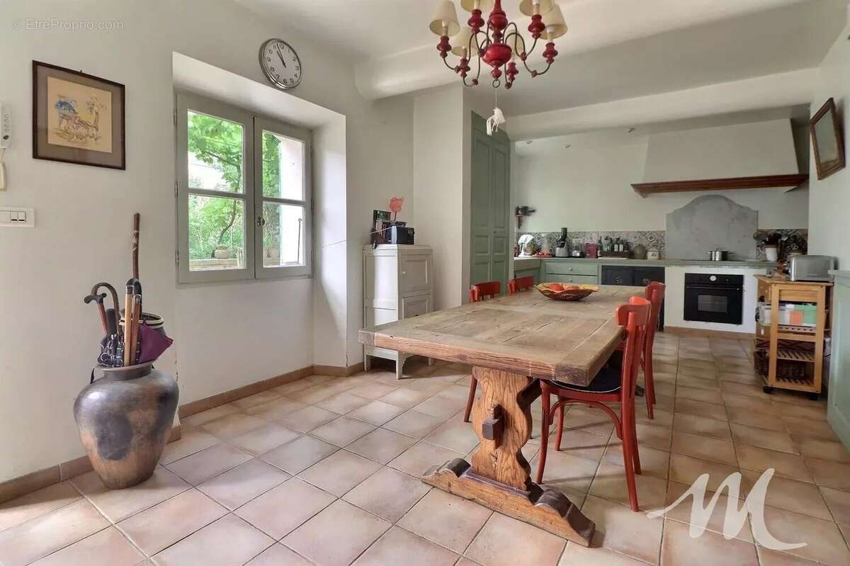 A VENDRE SAINT-MAXIMIN-LA-SAINTE-BAUME 83470 Maison de Maître avec jardin et piscine - photo 12