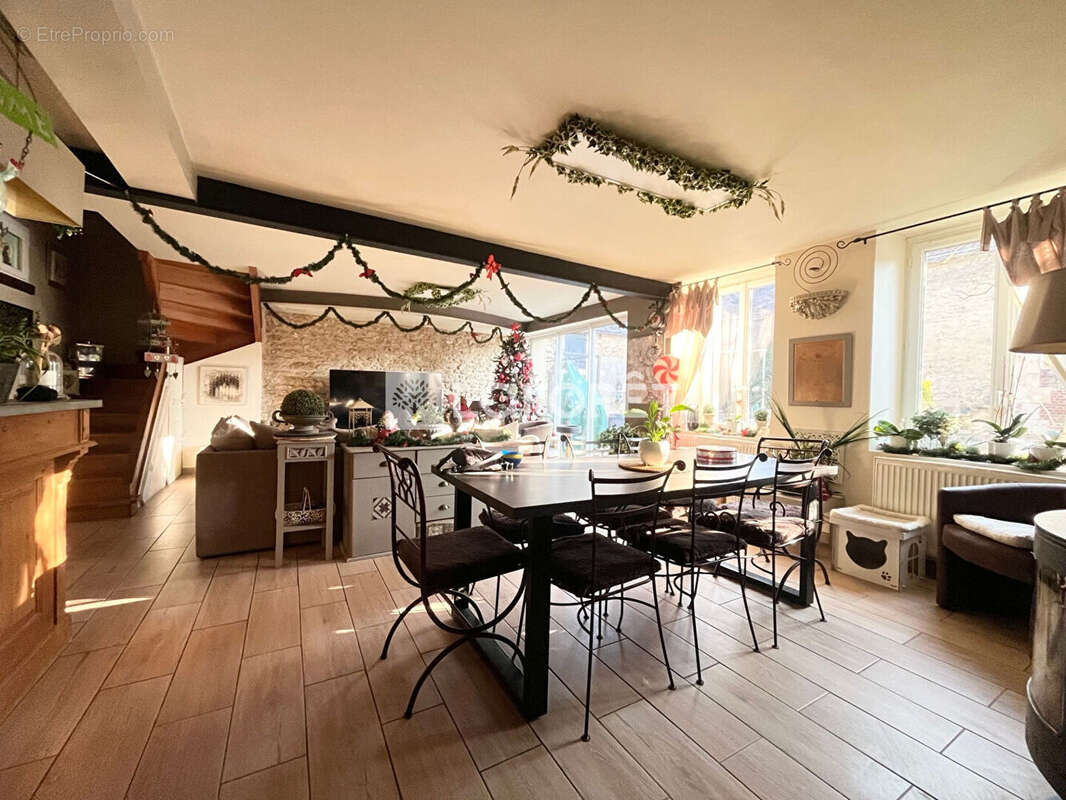 Maison à BALAGNY-SUR-THERAIN