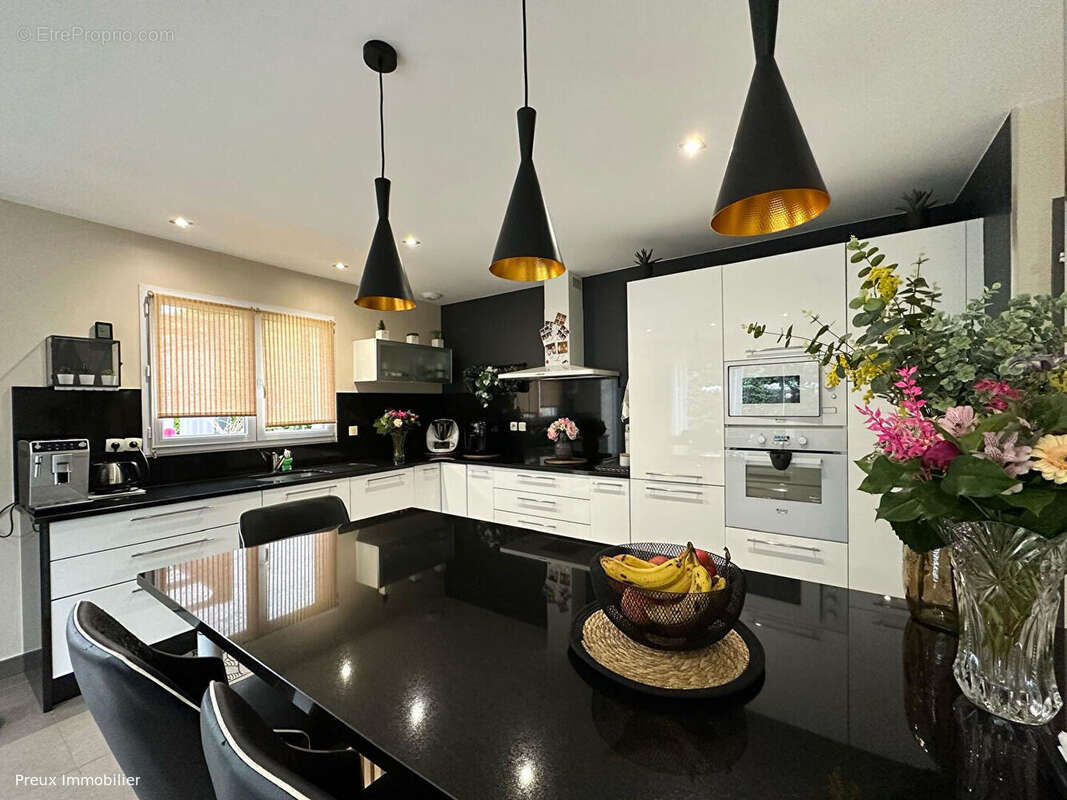 Maison à SAINT-PIERRE-EN-FAUCIGNY