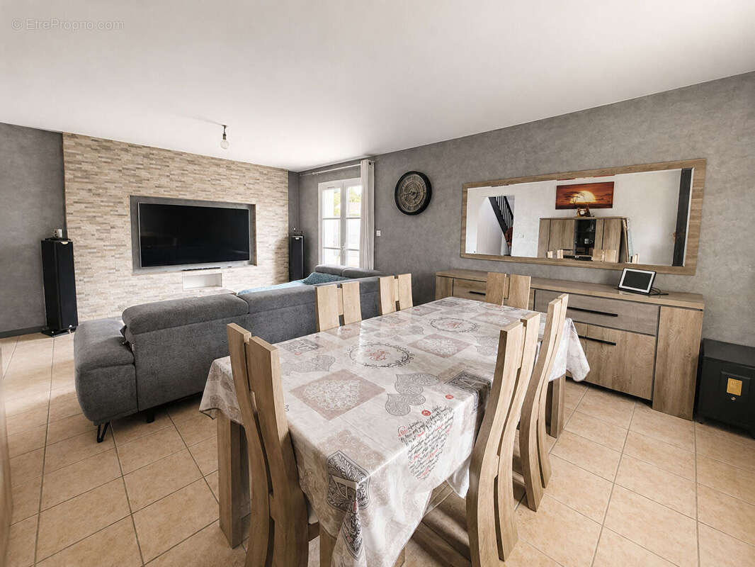 Maison familiale 5 pièces avec 4 chambres, double garage et Atelier. - photo 3