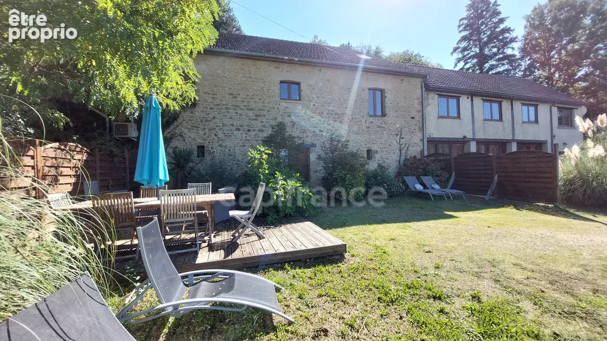 A vendre, maison de 364 m² entourée de plus de 2,5 hectares de terrain à Carsac-Aillac avec 3 gîtes meublés, une maison d'habita - photo 15