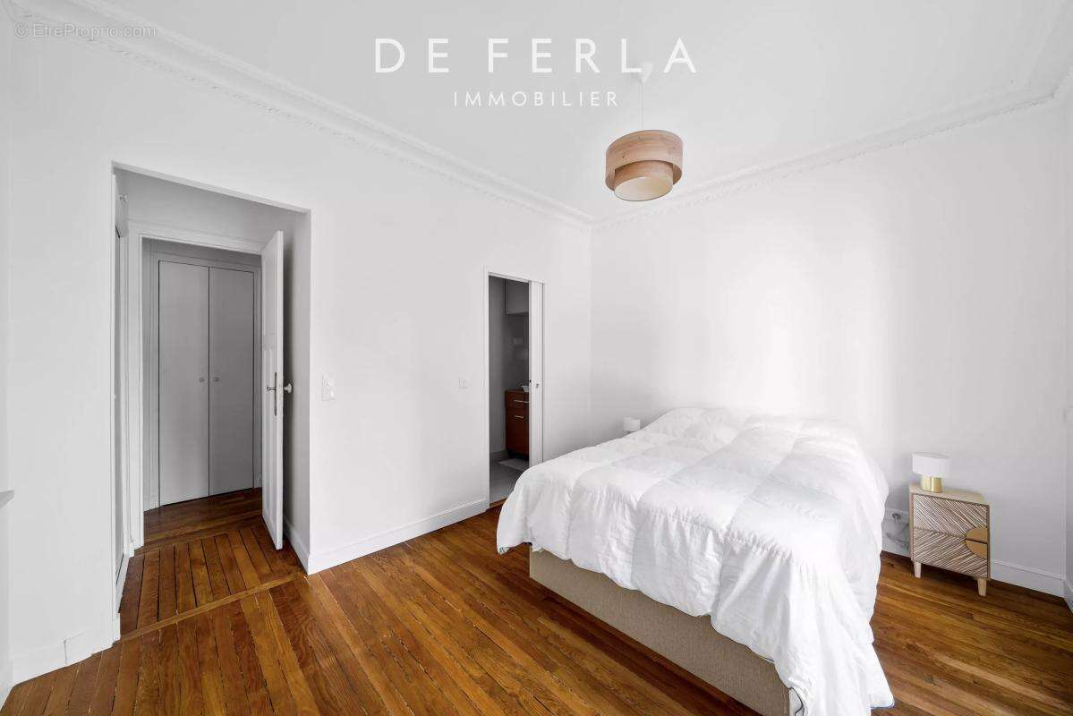 Appartement à PARIS-7E