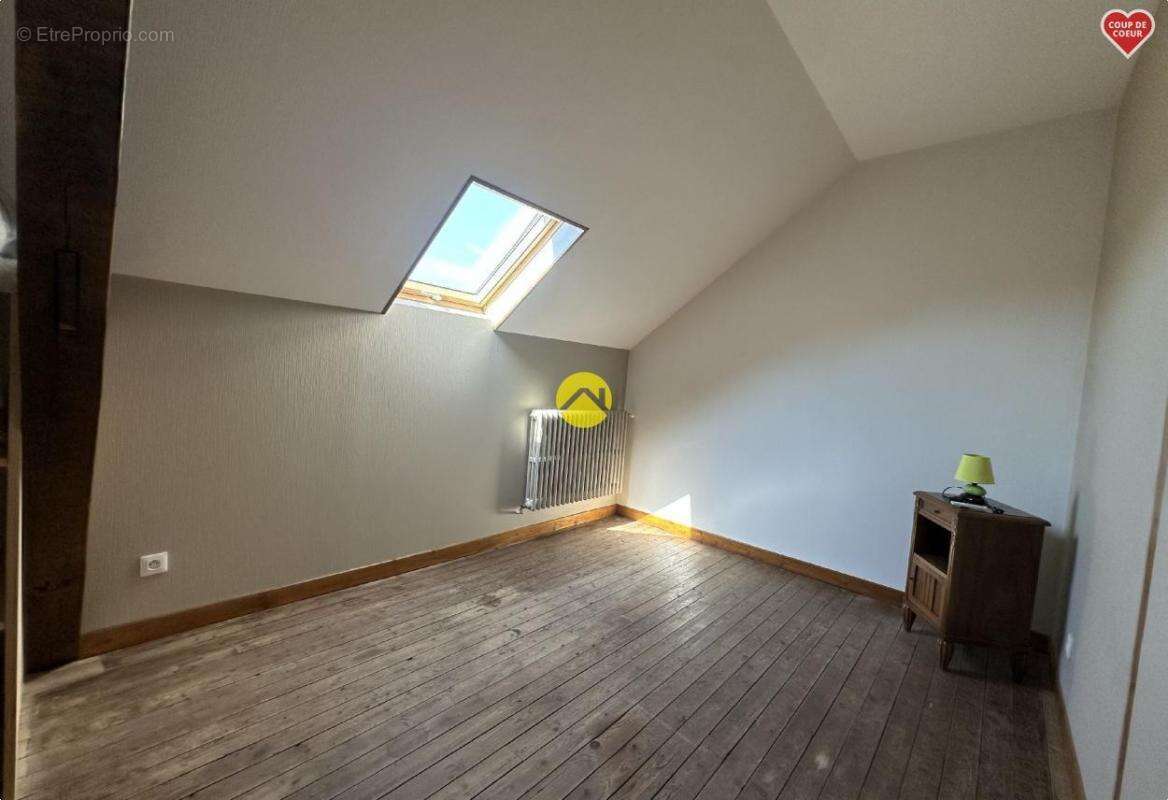 Maison à LA GUERCHE-SUR-L&#039;AUBOIS