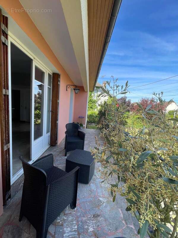 Maison à DUN-SUR-AURON