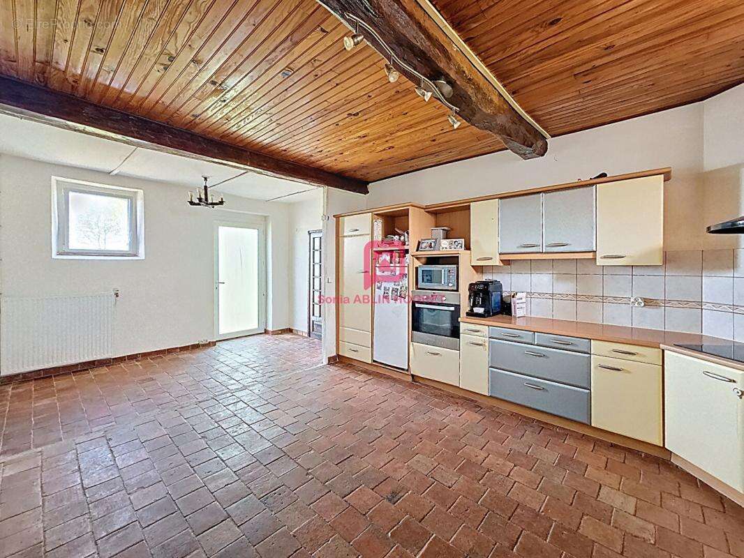Maison  4 chambres- terrain 8000m² - photo 3