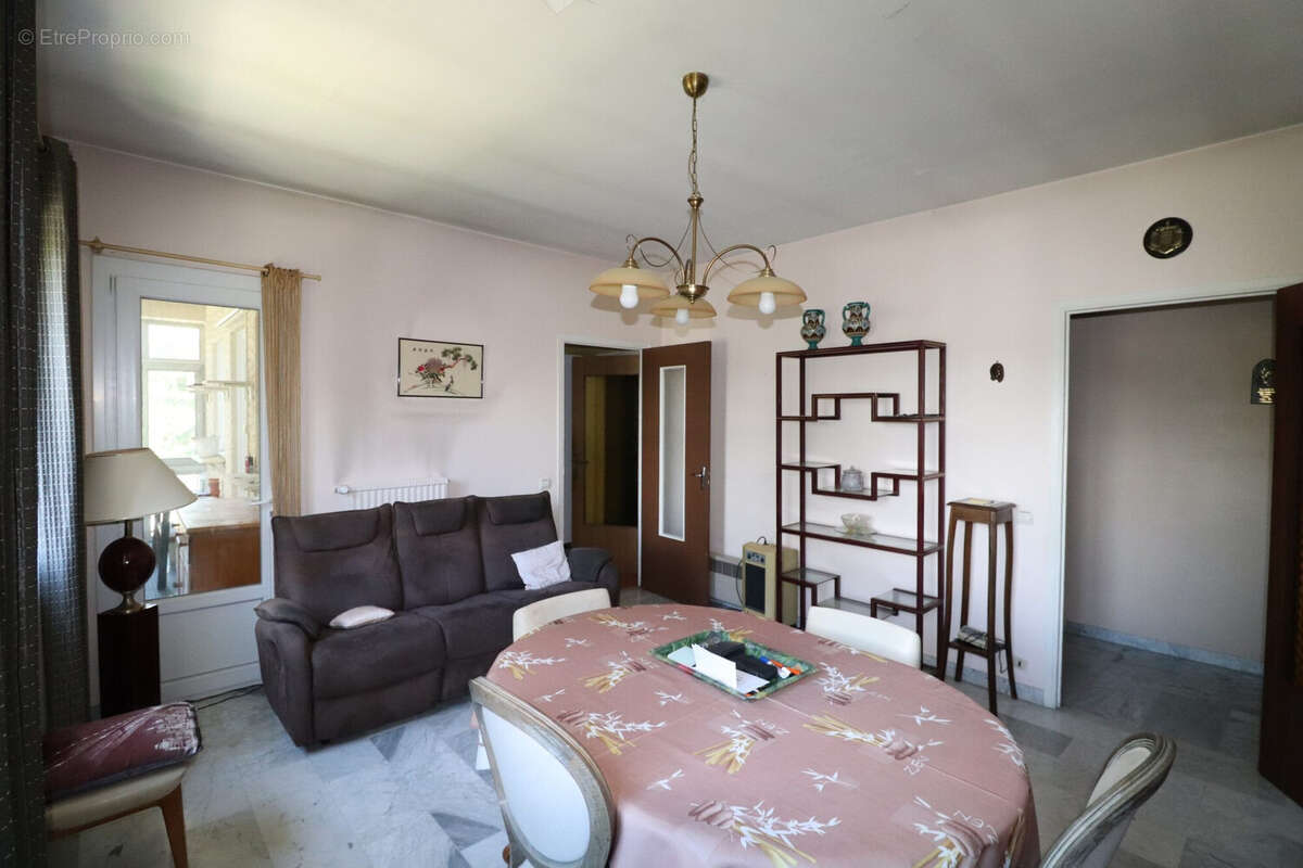 Appartement à MOUGINS