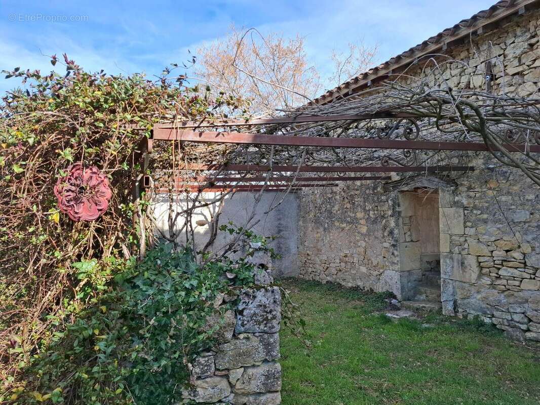 Maison 103 m² à Figeac  - photo 3