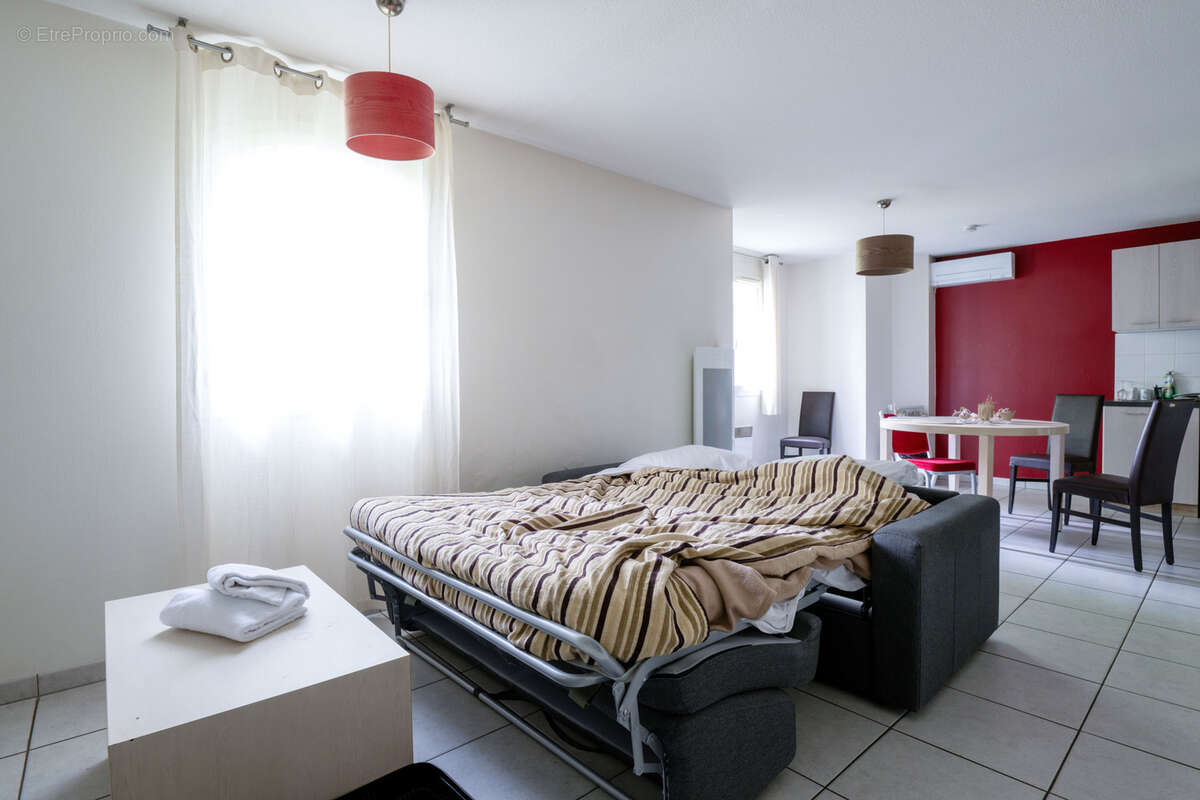 Appartement à SAINT-JEAN-D'ILLAC