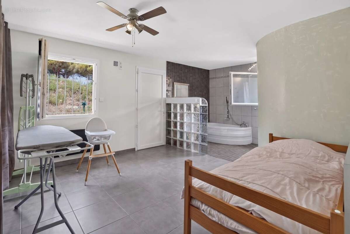 Cannes vente villa 6 pièces avec piscine - photo 11