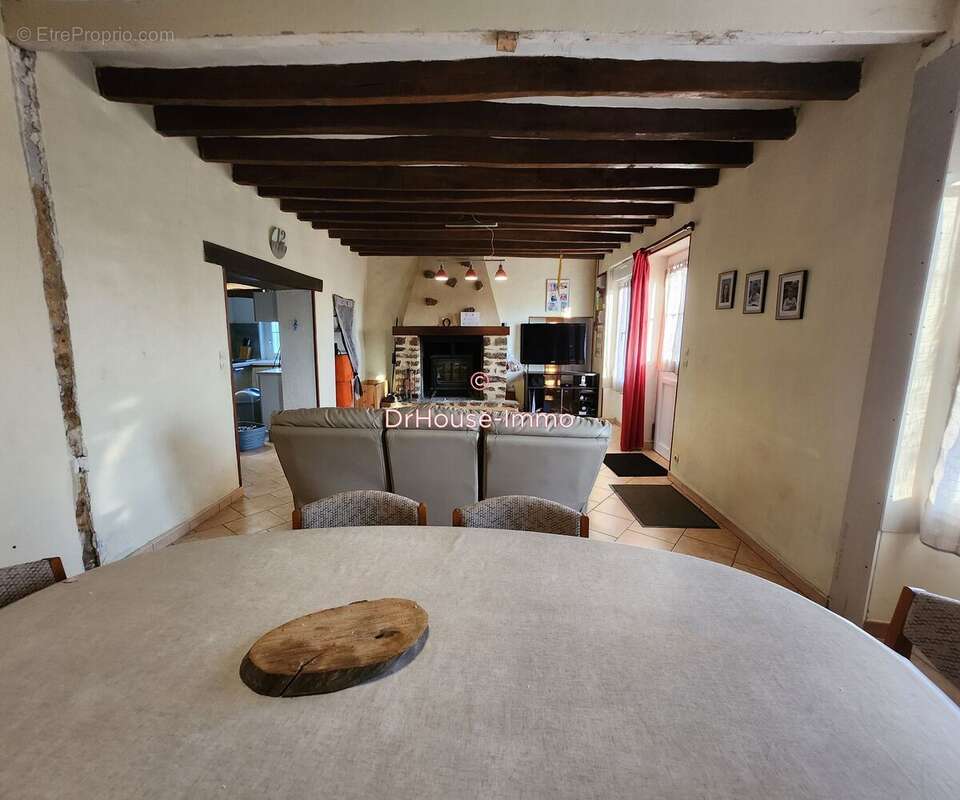 Maison à SAINT-CHRISTOPHE-DU-JAMBET