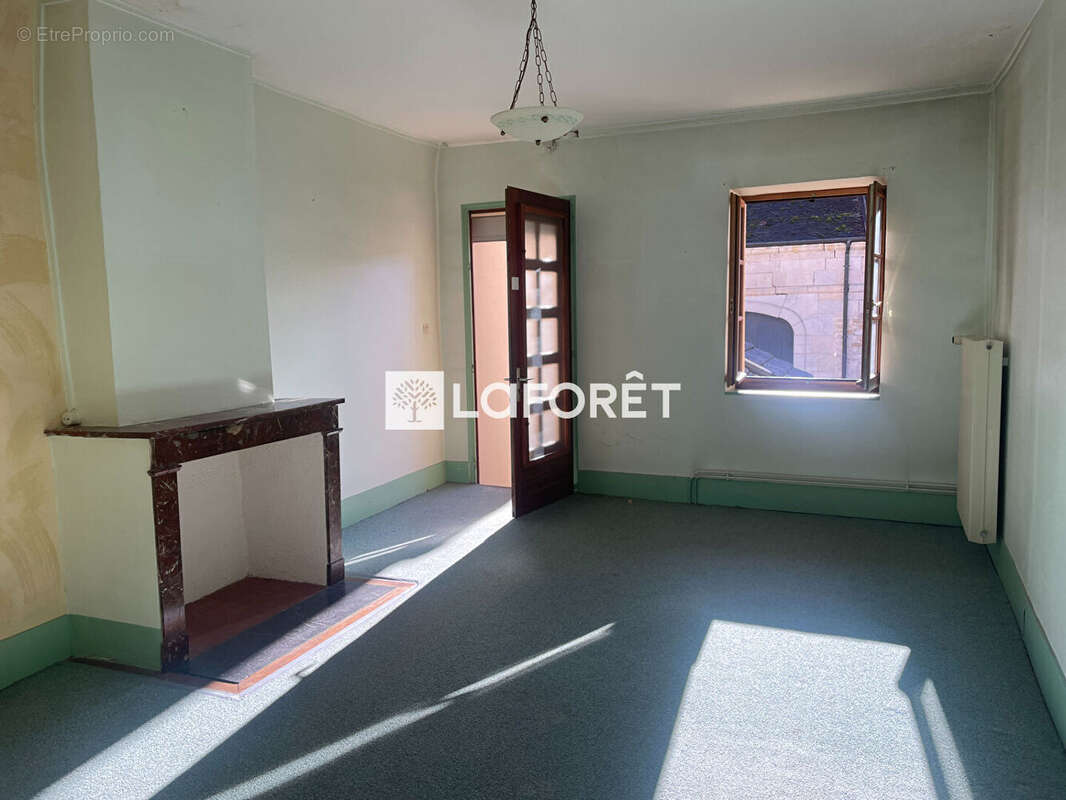 Maison à LONS-LE-SAUNIER