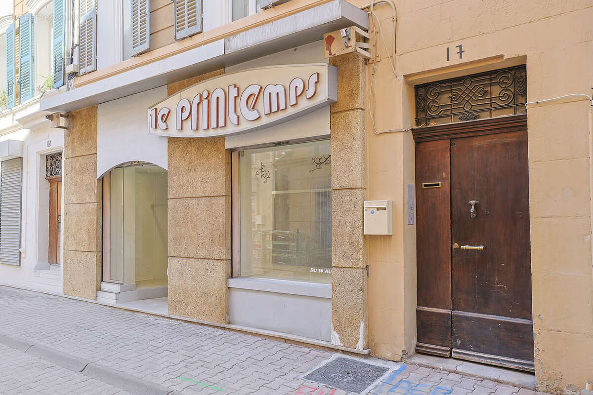 Commerce à SOLLIES-PONT