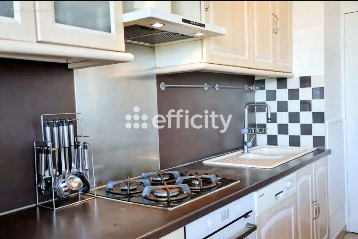 Appartement à SARTROUVILLE