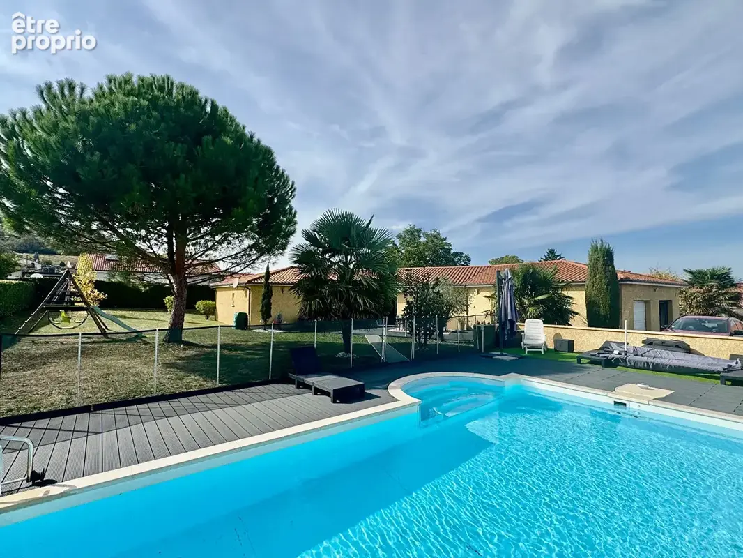 VERTAIZON / Grande maison familiale à seulement 20 min de Clermont-Ferrand ! - photo 1