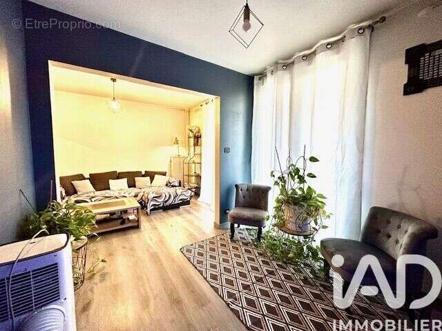 Photo 2 - Appartement à VAULX-EN-VELIN
