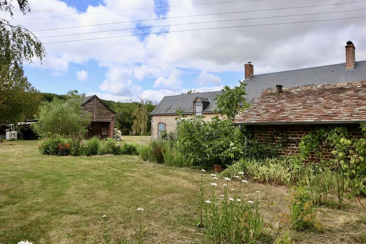Belle fermette de 140 m2, entièrement restaurée sur plus d'un hectare de terrain. - photo 2
