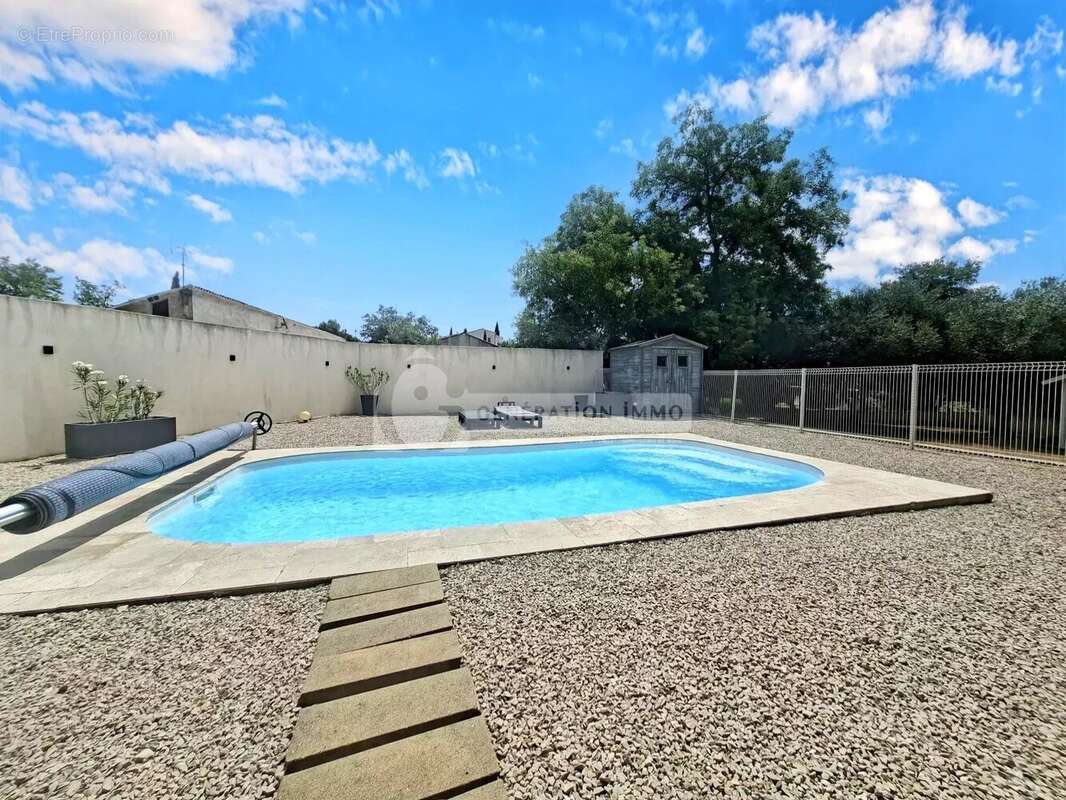 Villa de plain-pied avec piscine à Fontvieille - photo 6