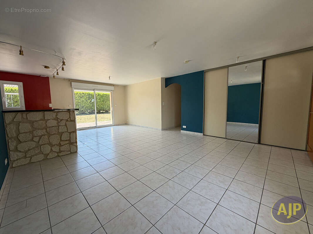 Maison de plain-pied de 95 m² ? Bien rare à Pons - photo 4