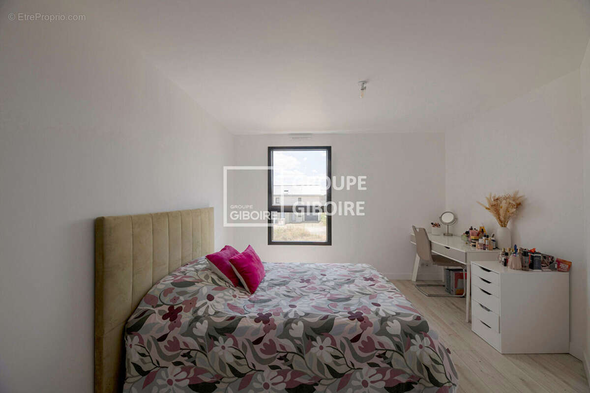 Maison à LA CHAPELLE-DES-FOUGERETZ