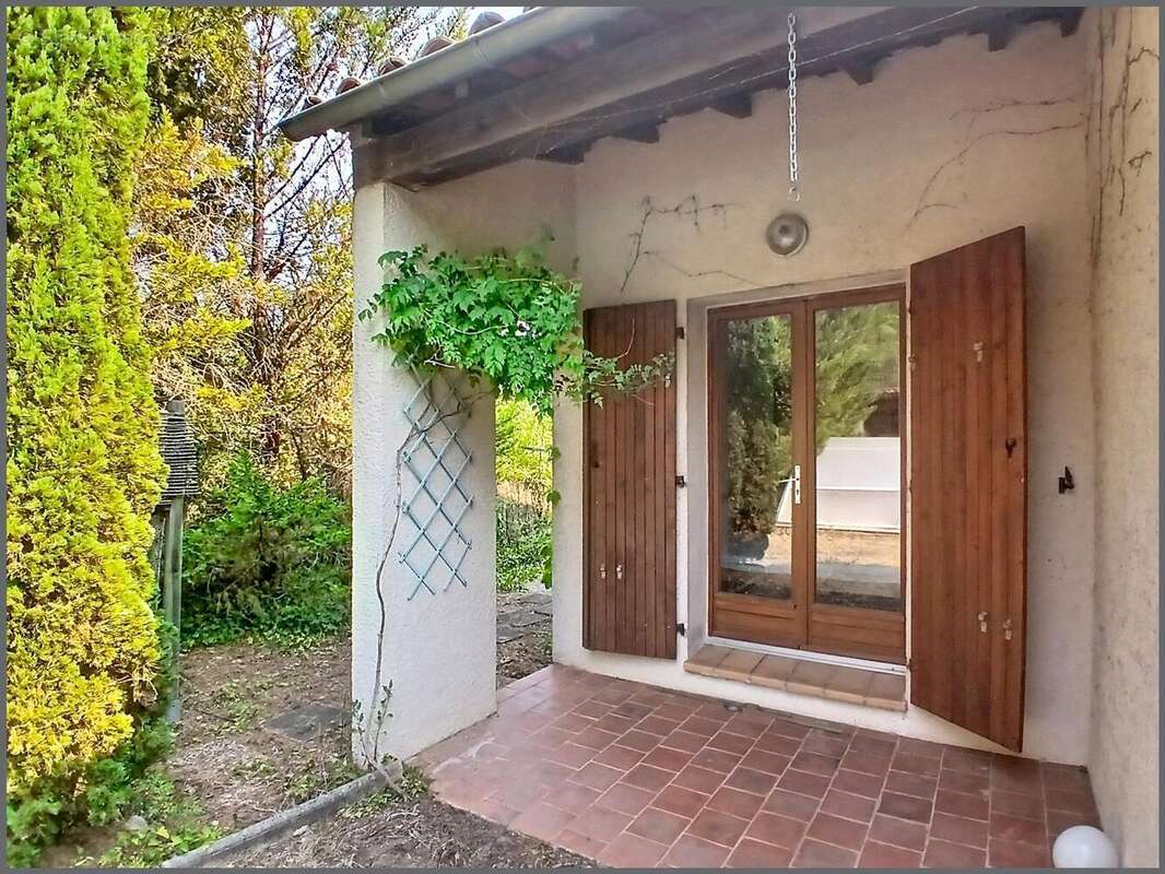 Maison 133 m² à Allemagne-En-Provence  - photo 8