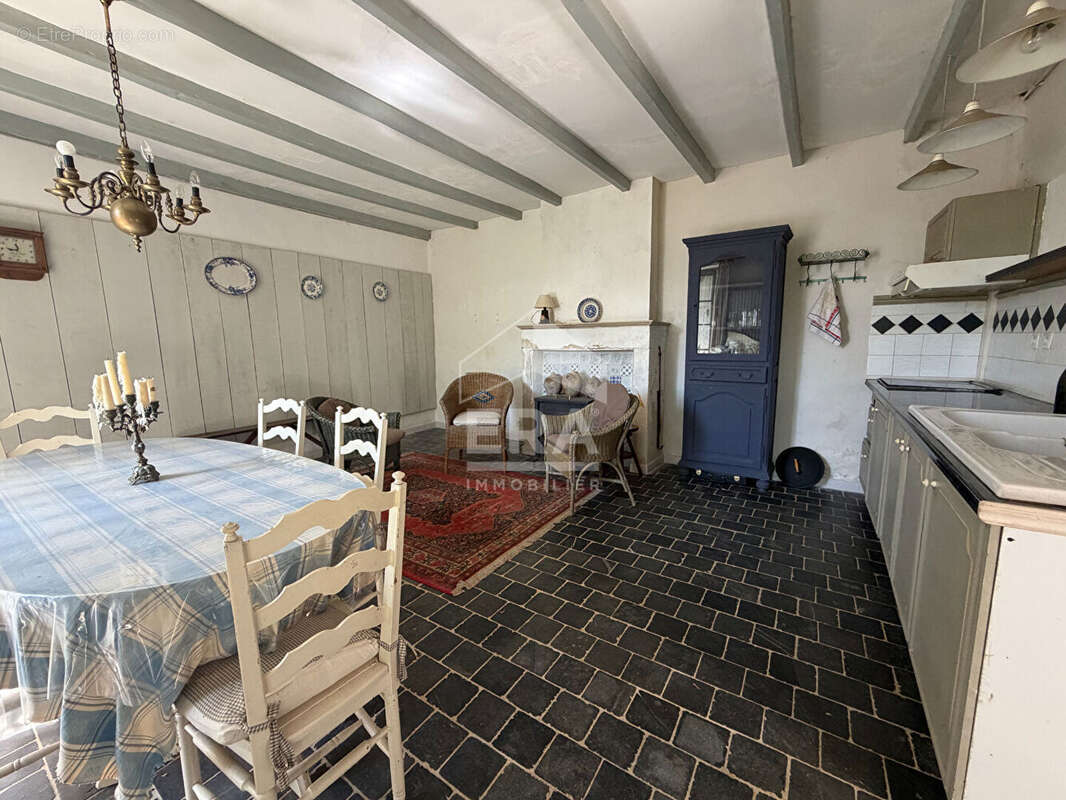 Maison de ville de caractère avec terrain constructible au coeur de Villiers-en-Plaine - 171m2 habitables - photo 2
