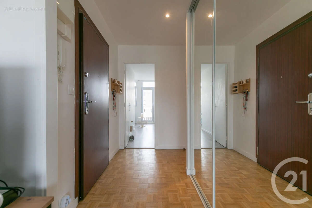 Appartement à SAINT-MAUR-DES-FOSSES