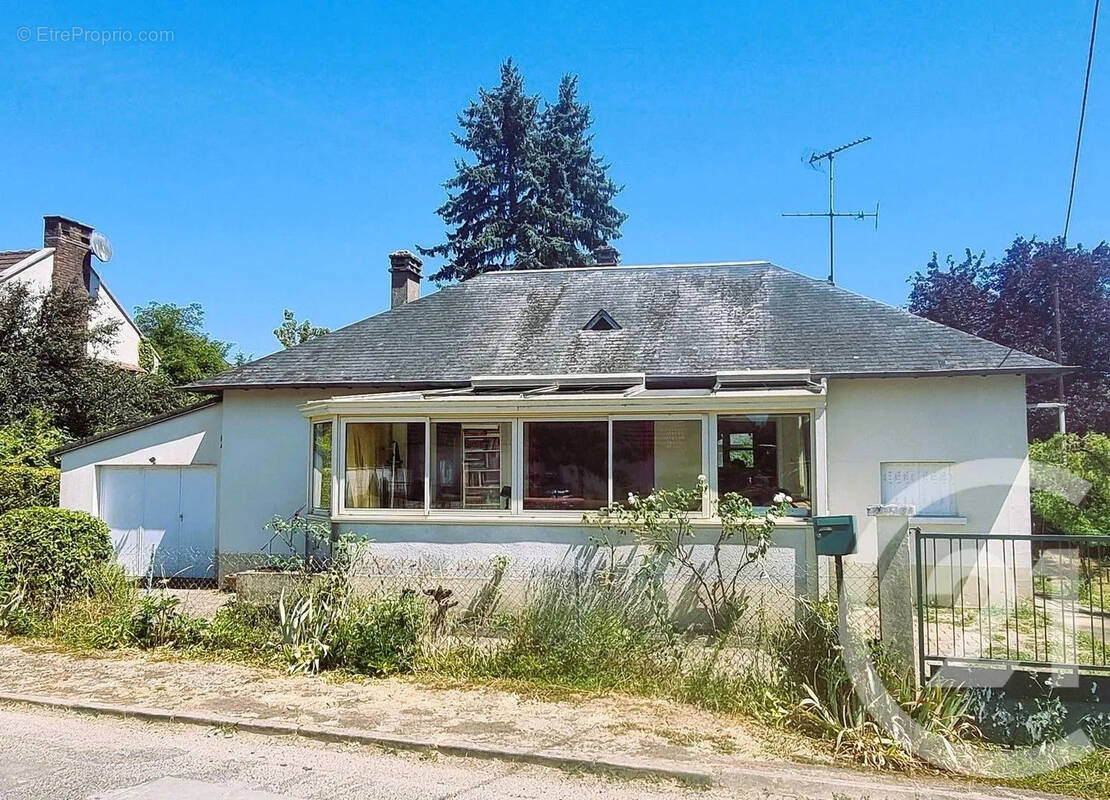 Maison à SAINT-SATUR