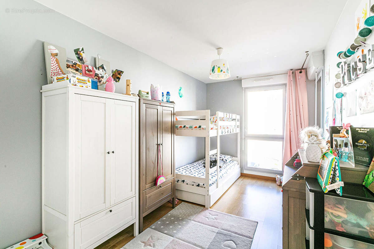 Appartement à NANTERRE