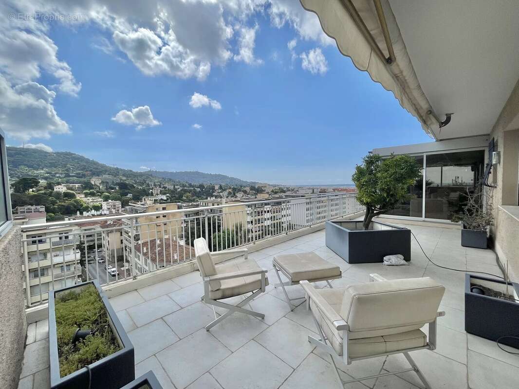 Appartement à LE CANNET