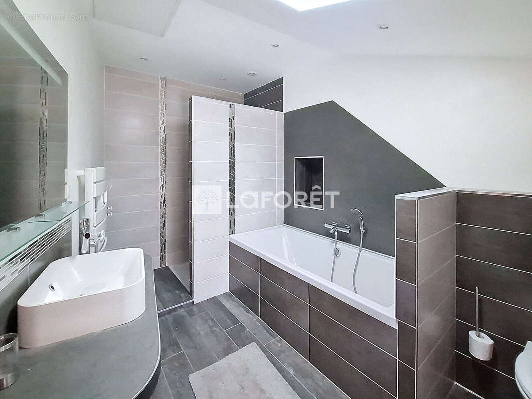 Maison à BELLEVILLE