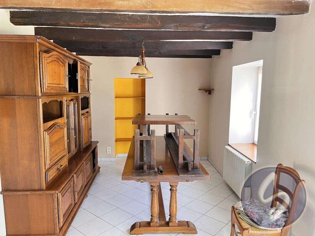 Maison de charme avec dépendances et fort potentiel - Proche - photo 5