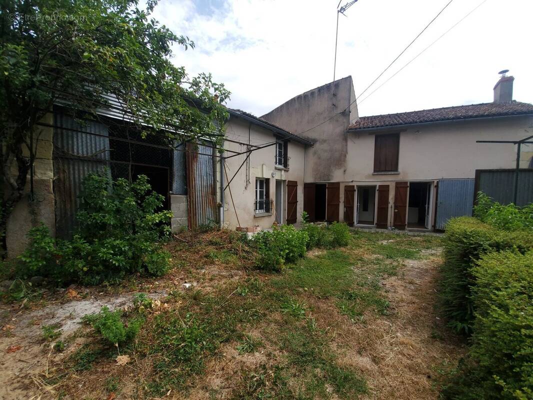 Maison à CHALAIS