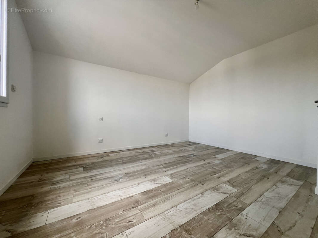 Maison à VILLEBERNIER