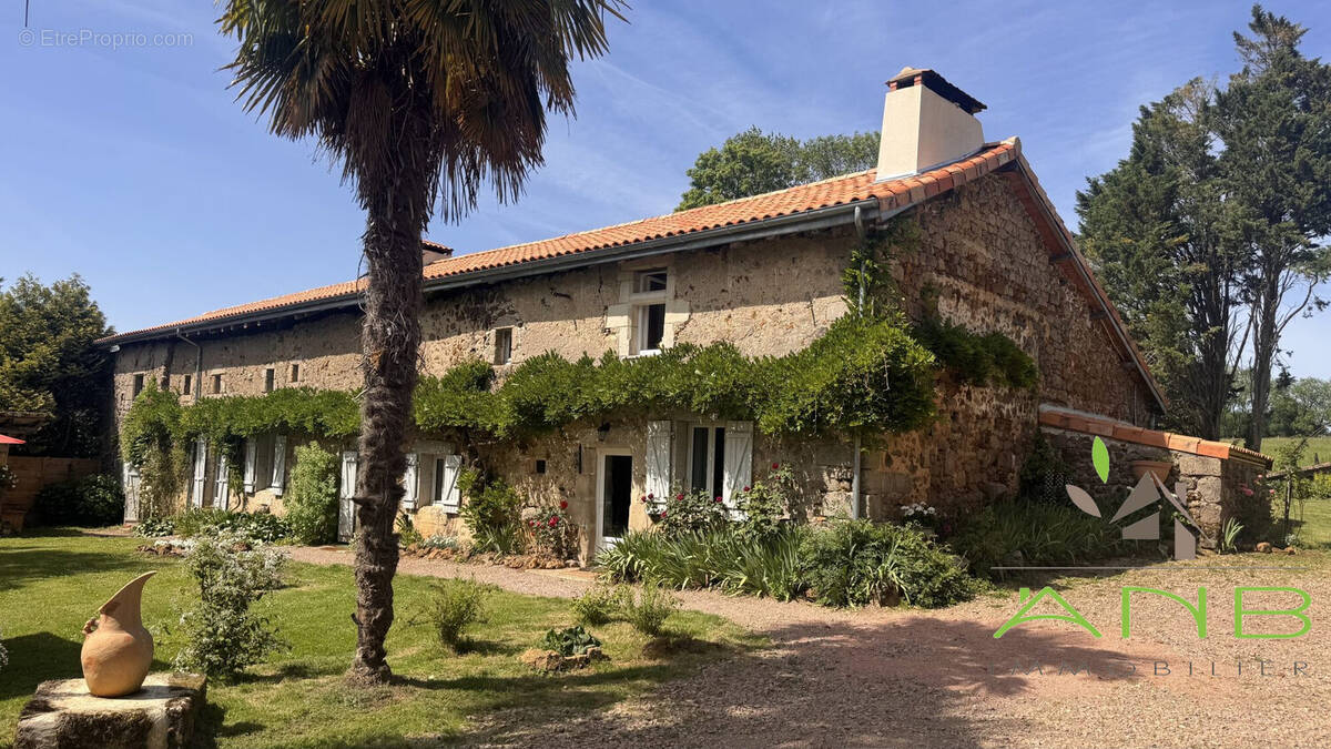 Maison à MAZEROLLES