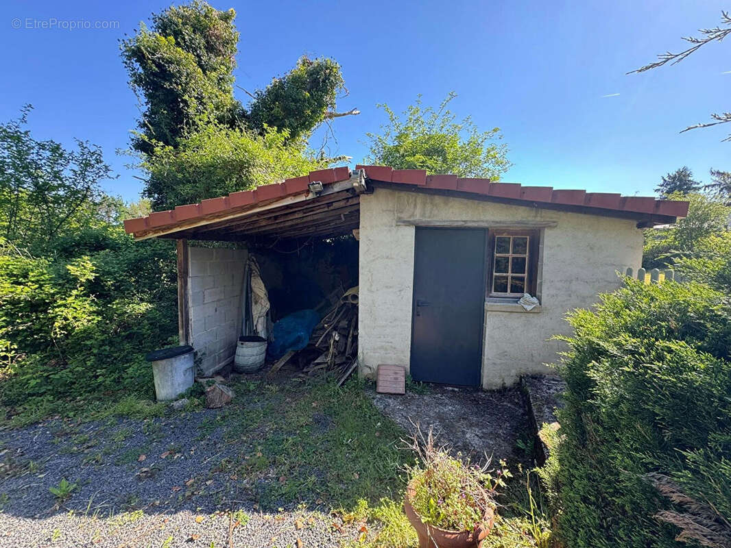 Maison à BUSSIERE-POITEVINE