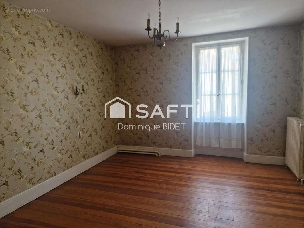 Maison 172 m² à Louroux-De-Bouble  - photo 8
