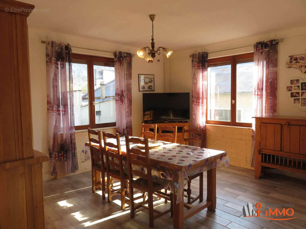 Séjour - Maison à SAINT-BERON