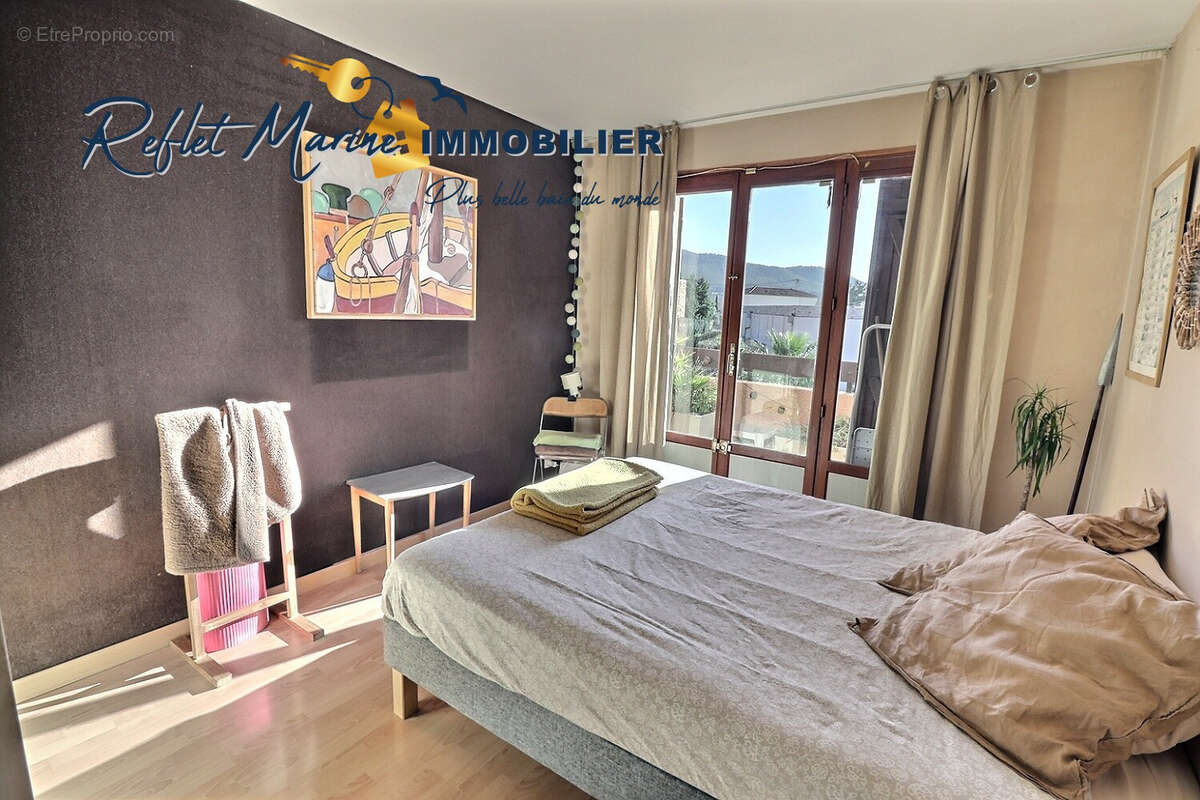 Appartement à SAINT-CYR-SUR-MER